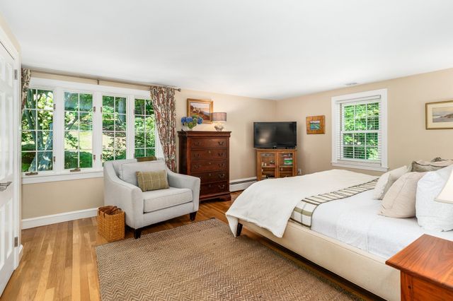 10 Burnham Road, Wenham, MA 01984