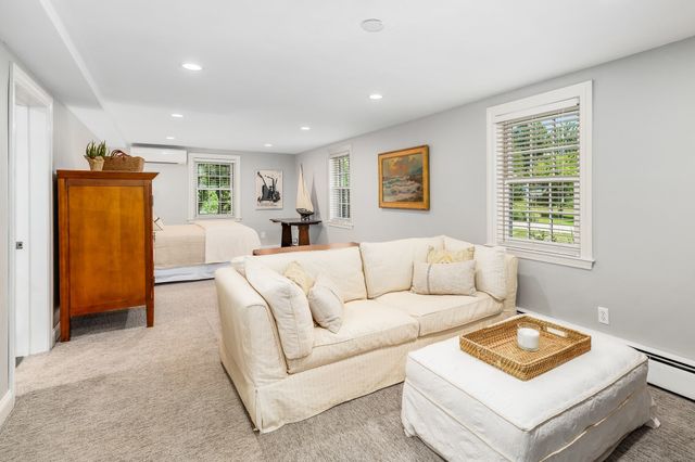 10 Burnham Road, Wenham, MA 01984