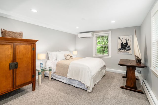 10 Burnham Road, Wenham, MA 01984