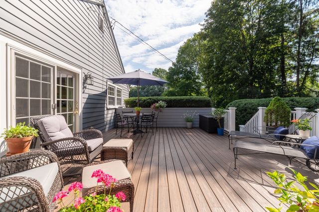 10 Burnham Road, Wenham, MA 01984