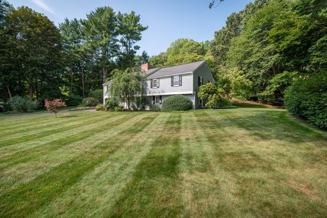 10 Burnham Road, Wenham, MA 01984