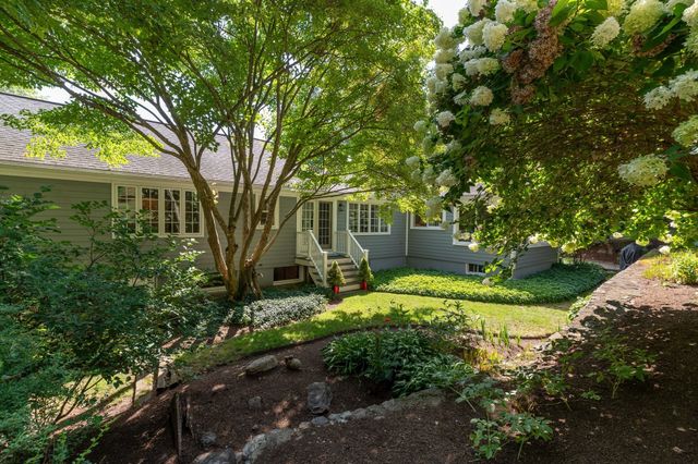 10 Burnham Road, Wenham, MA 01984
