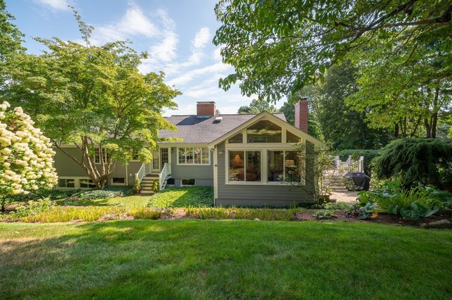 10 Burnham Road, Wenham, MA 01984