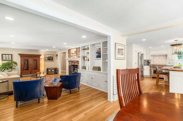 10 Burnham Road, Wenham, MA 01984