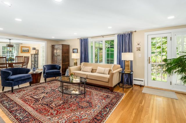 10 Burnham Road, Wenham, MA 01984