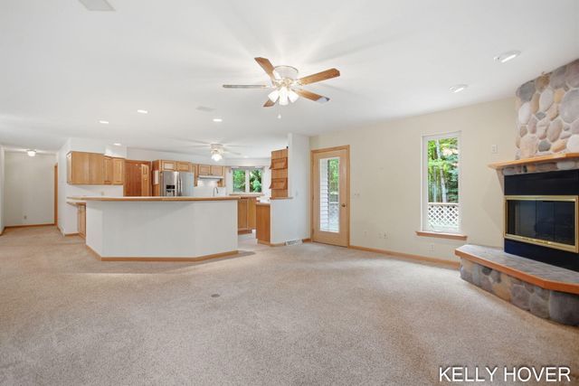 374 137th Avenue, Wayland, MI 49348