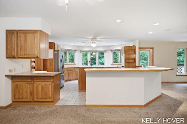 374 137th Avenue, Wayland, MI 49348