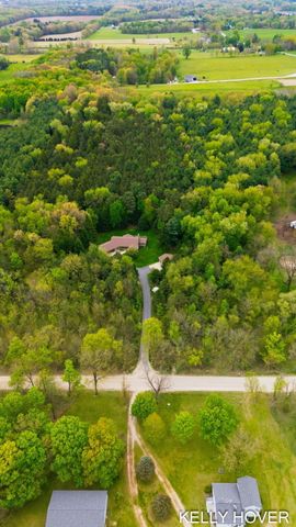 374 137th Avenue, Wayland, MI 49348