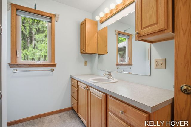 374 137th Avenue, Wayland, MI 49348