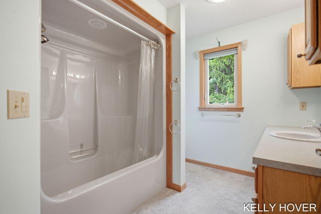374 137th Avenue, Wayland, MI 49348