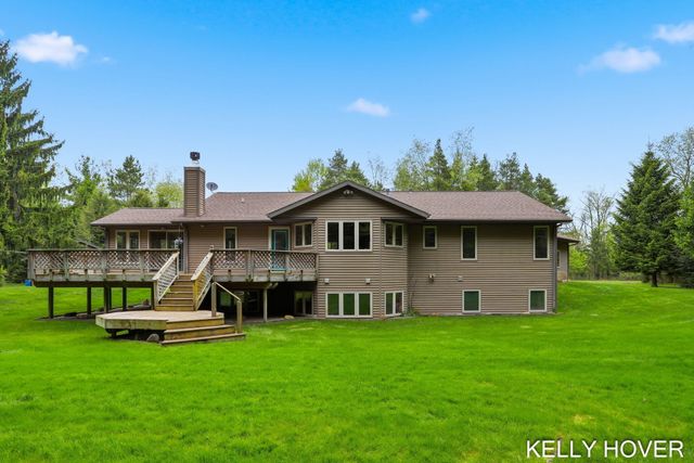 374 137th Avenue, Wayland, MI 49348
