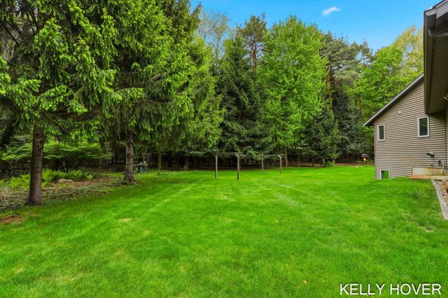 374 137th Avenue, Wayland, MI 49348