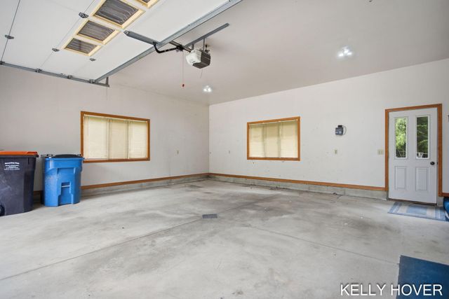 374 137th Avenue, Wayland, MI 49348