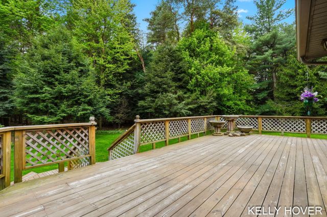 374 137th Avenue, Wayland, MI 49348