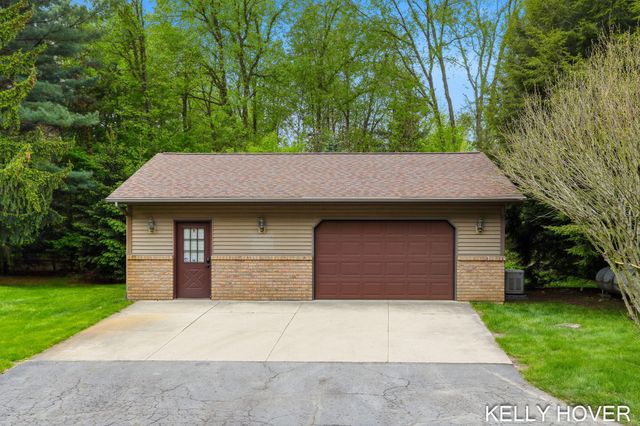 374 137th Avenue, Wayland, MI 49348
