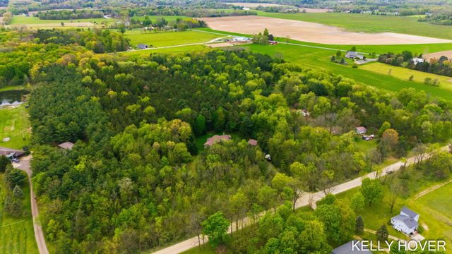 374 137th Avenue, Wayland, MI 49348