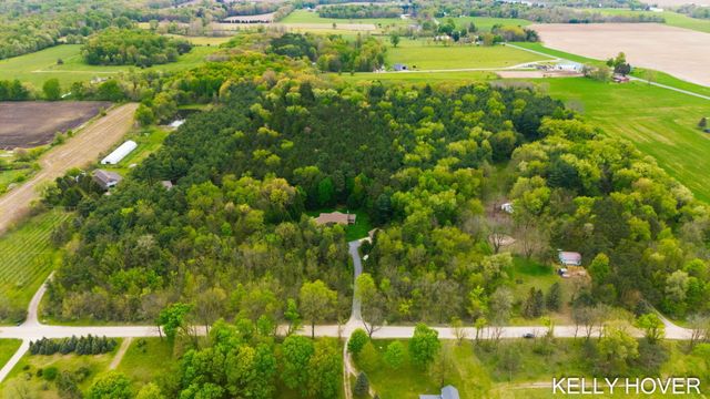374 137th Avenue, Wayland, MI 49348