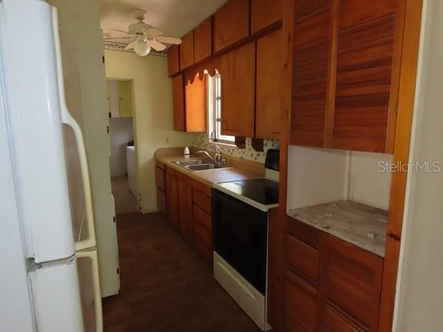 2447 FOSTER LANE, Sarasota, FL 34239