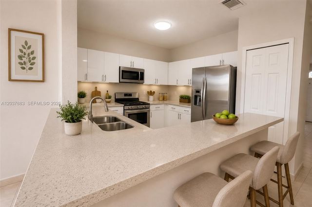935 SW 154th Path, Miami, FL 33194