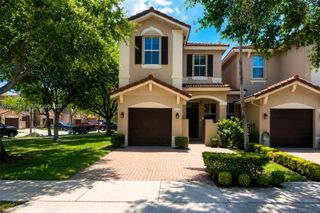 935 SW 154th Path, Miami, FL 33194