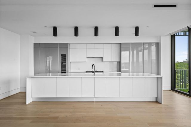 2406 Tangley 200, Houston, TX 77005
