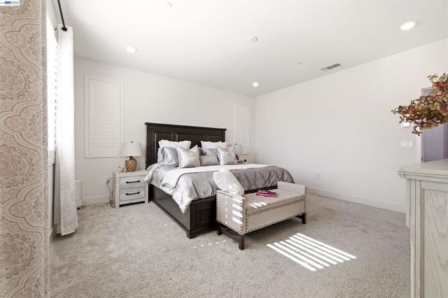 5717 Tournament Ct, Tracy, CA 95377