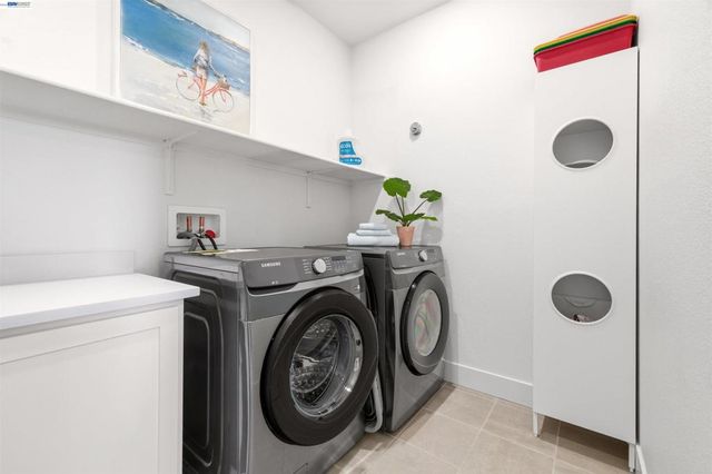 5717 Tournament Ct, Tracy, CA 95377