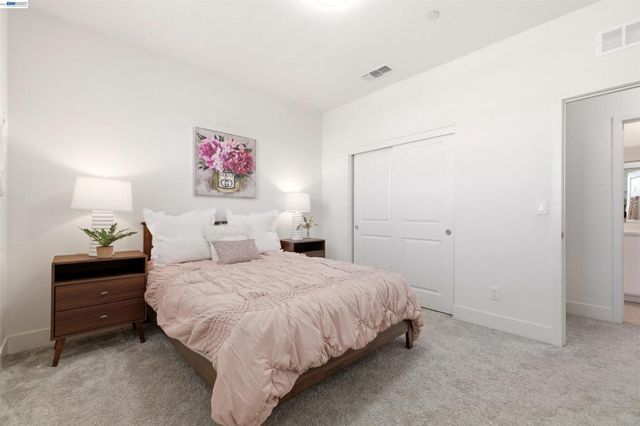 5717 Tournament Ct, Tracy, CA 95377