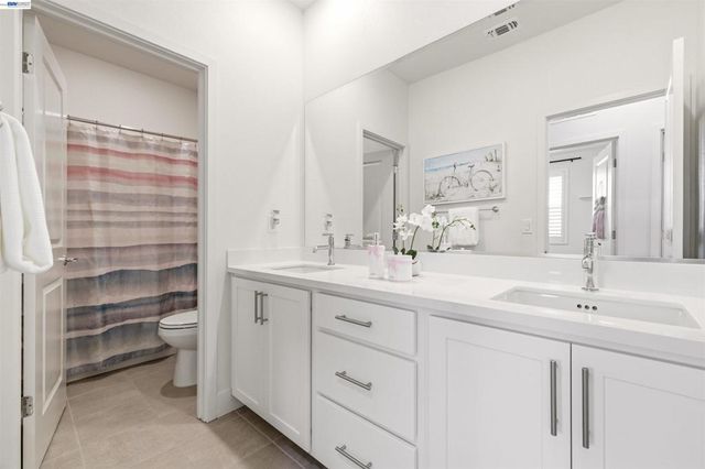 5717 Tournament Ct, Tracy, CA 95377