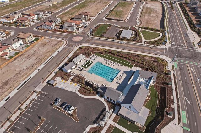 5717 Tournament Ct, Tracy, CA 95377