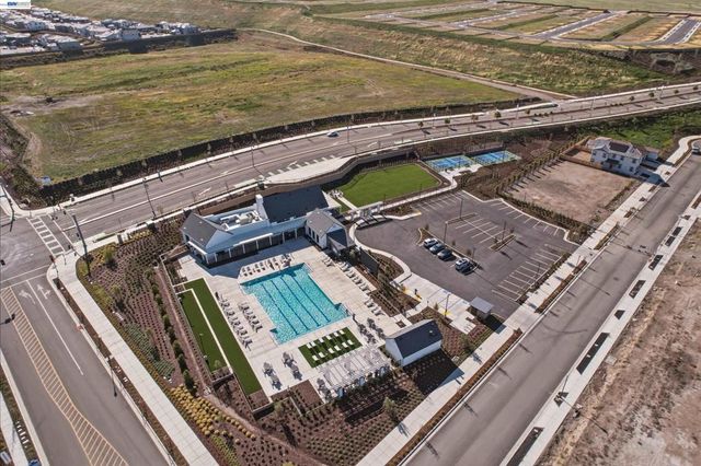 5717 Tournament Ct, Tracy, CA 95377