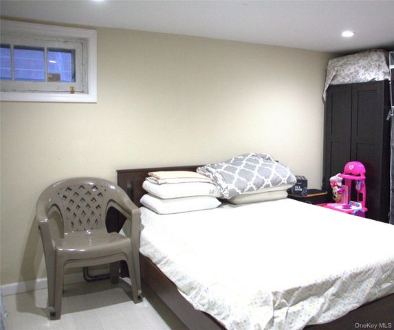 8417 264th Street, Floral Park, NY 11001