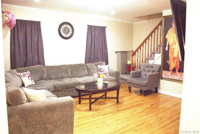 8417 264th Street, Floral Park, NY 11001