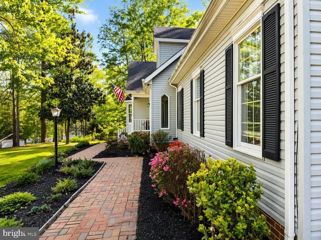 999 LAKE HERITAGE DR, Ruther Glen, VA 22546