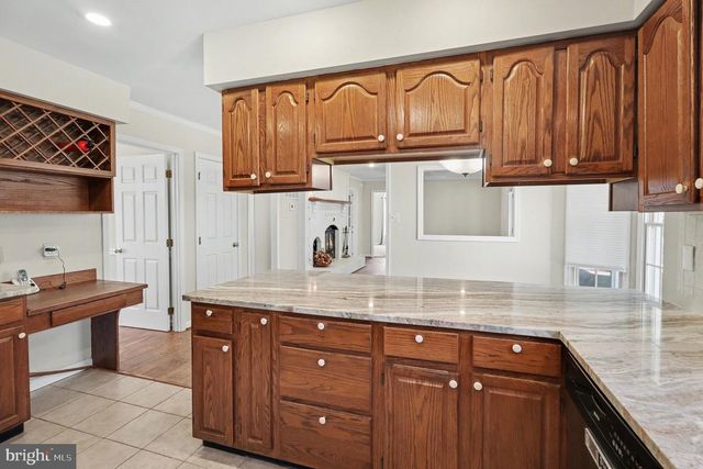 999 LAKE HERITAGE DR, Ruther Glen, VA 22546