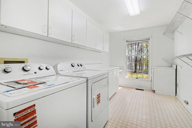999 LAKE HERITAGE DR, Ruther Glen, VA 22546