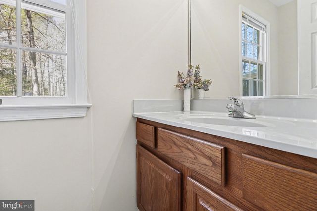 999 LAKE HERITAGE DR, Ruther Glen, VA 22546