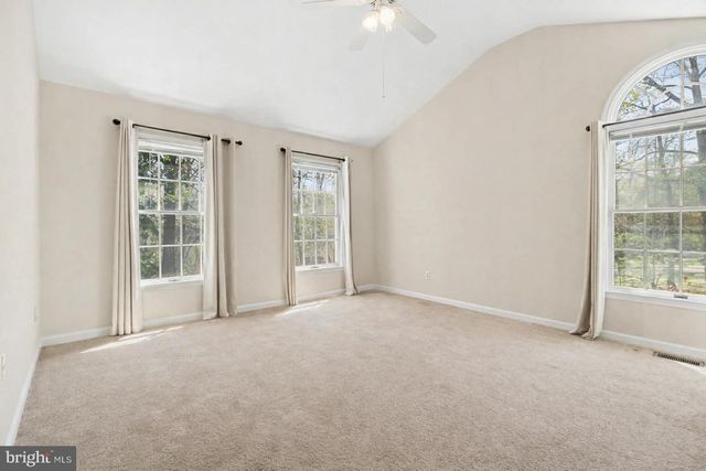 999 LAKE HERITAGE DR, Ruther Glen, VA 22546