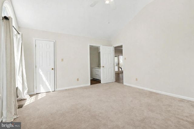 999 LAKE HERITAGE DR, Ruther Glen, VA 22546