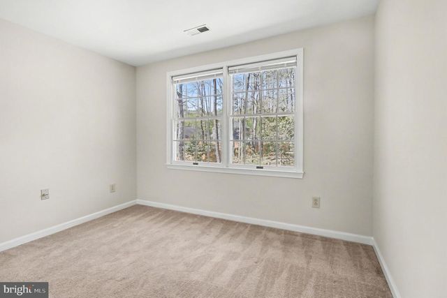 999 LAKE HERITAGE DR, Ruther Glen, VA 22546