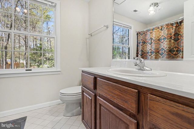 999 LAKE HERITAGE DR, Ruther Glen, VA 22546