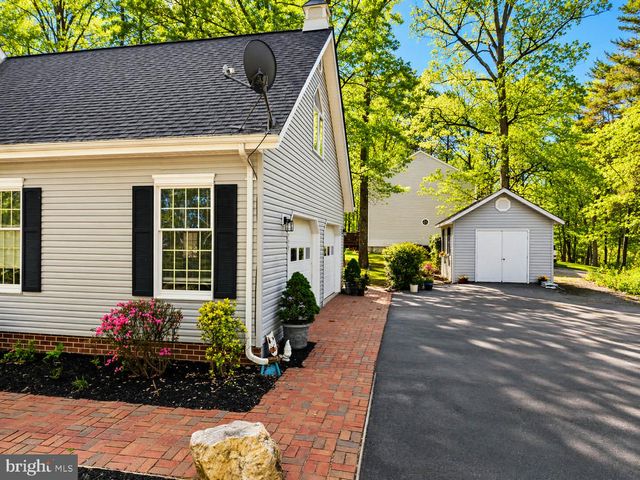 999 LAKE HERITAGE DR, Ruther Glen, VA 22546