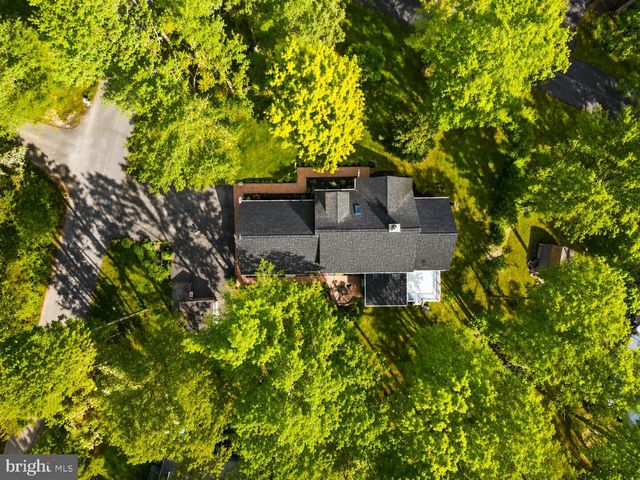 999 LAKE HERITAGE DR, Ruther Glen, VA 22546