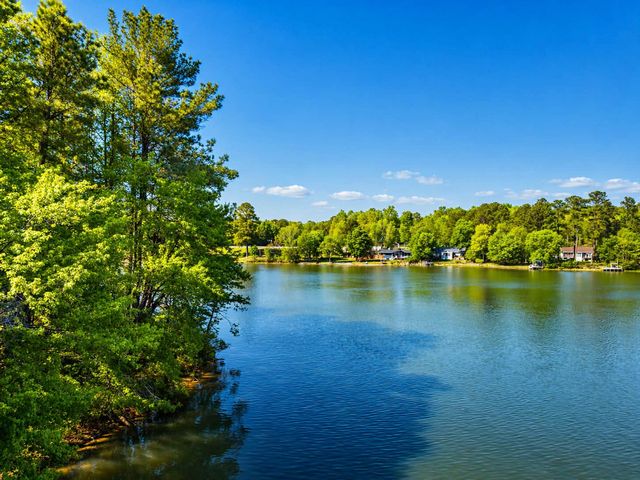 999 LAKE HERITAGE DR, Ruther Glen, VA 22546