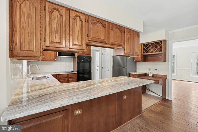 999 LAKE HERITAGE DR, Ruther Glen, VA 22546