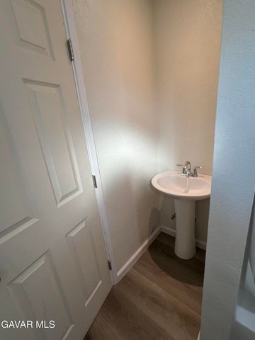 2258 E Clay Avenue, Fresno, CA 93722