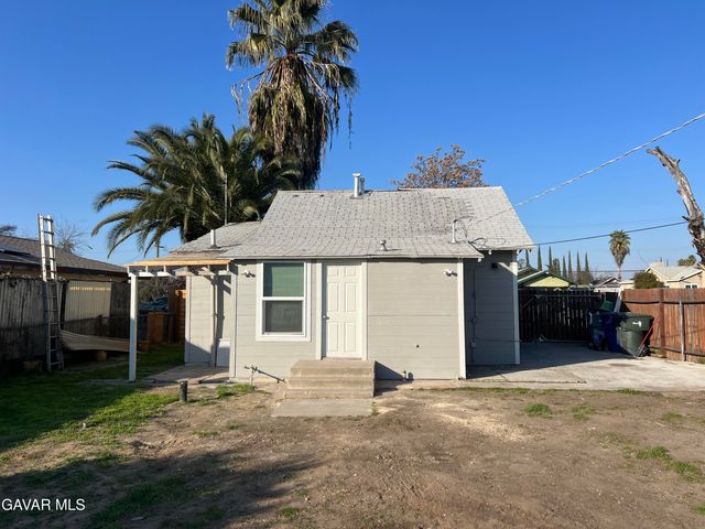 2258 E Clay Avenue, Fresno, CA 93722