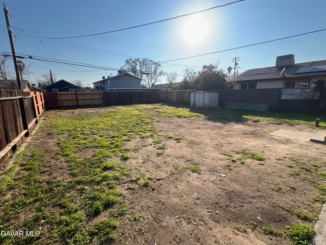 2258 E Clay Avenue, Fresno, CA 93722