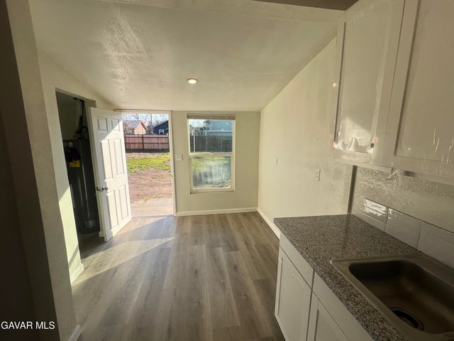 2258 E Clay Avenue, Fresno, CA 93722