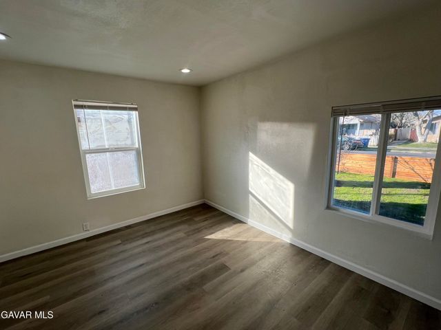 2258 E Clay Avenue, Fresno, CA 93722